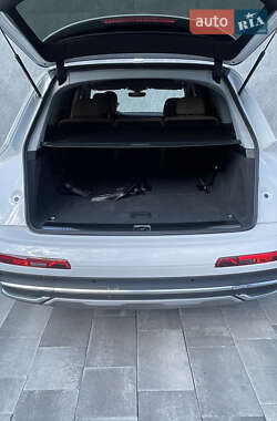 Внедорожник / Кроссовер Audi Q7 2021 в 