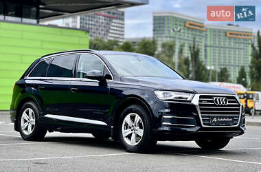 Внедорожник / Кроссовер Audi Q7 2015 в 