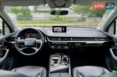 Внедорожник / Кроссовер Audi Q7 2015 в 