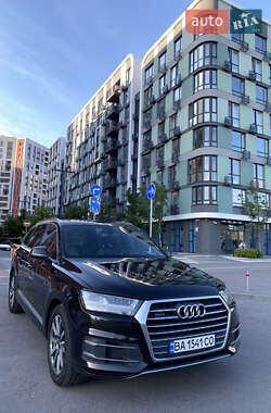 Внедорожник / Кроссовер Audi Q7 2017 в 