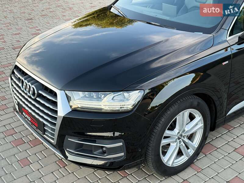 Позашляховик / Кросовер Audi Q7 2017 в Луцьку