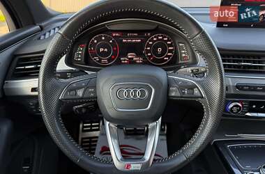 Внедорожник / Кроссовер Audi Q7 2017 в 
