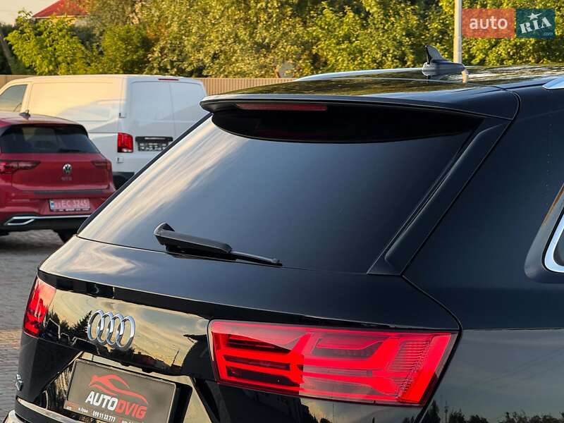 Позашляховик / Кросовер Audi Q7 2017 в Луцьку