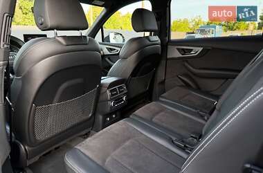 Внедорожник / Кроссовер Audi Q7 2017 в 