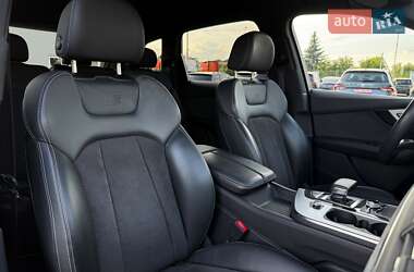 Внедорожник / Кроссовер Audi Q7 2017 в 