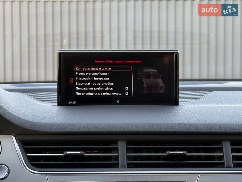Позашляховик / Кросовер Audi Q7 2017 в Луцьку