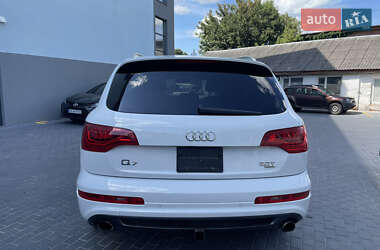 Внедорожник / Кроссовер Audi Q7 2015 в 