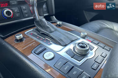 Внедорожник / Кроссовер Audi Q7 2015 в 