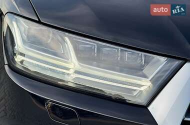 Внедорожник / Кроссовер Audi Q7 2017 в 