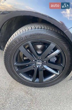 Внедорожник / Кроссовер Audi Q7 2011 в 