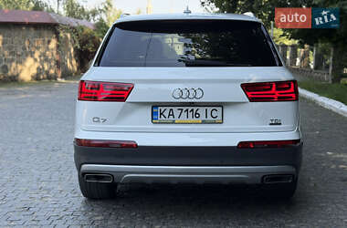 Внедорожник / Кроссовер Audi Q7 2015 в 