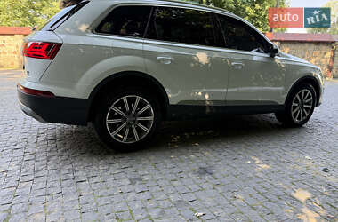 Внедорожник / Кроссовер Audi Q7 2015 в 