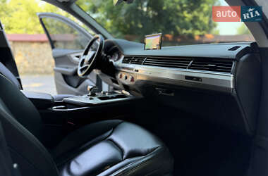 Внедорожник / Кроссовер Audi Q7 2015 в 