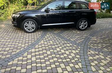Внедорожник / Кроссовер Audi Q7 2016 в 