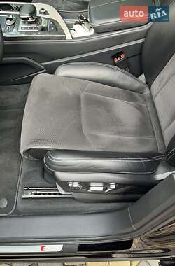 Внедорожник / Кроссовер Audi Q7 2016 в 