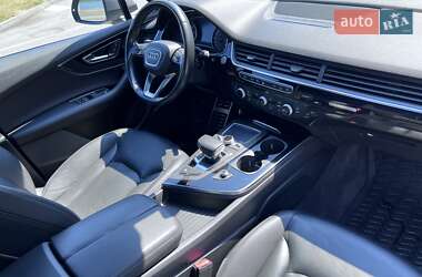Внедорожник / Кроссовер Audi Q7 2017 в 