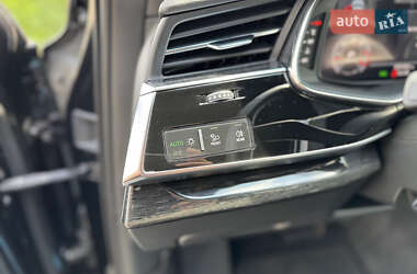 Внедорожник / Кроссовер Audi Q7 2020 в 