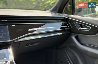 Внедорожник / Кроссовер Audi Q7 2020 в 