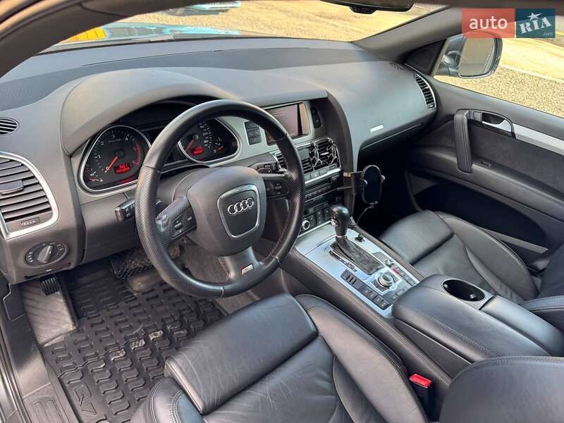 Внедорожник / Кроссовер Audi Q7 2007 в Луцке