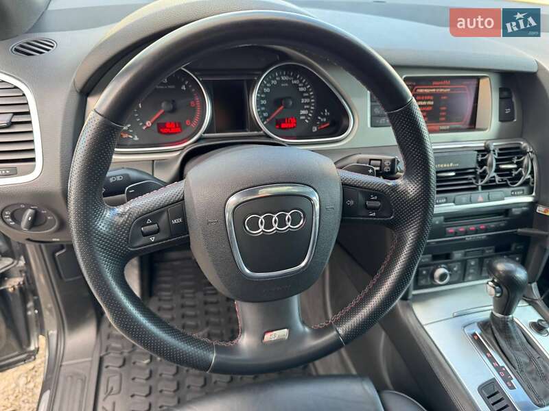 Внедорожник / Кроссовер Audi Q7 2007 в Луцке