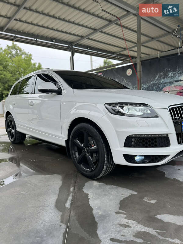 Позашляховик / Кросовер Audi Q7 2014 в Чорткові
