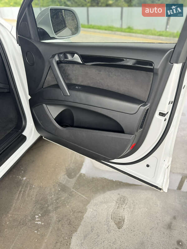 Позашляховик / Кросовер Audi Q7 2014 в Чорткові