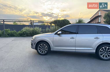 Позашляховик / Кросовер Audi Q7 2016 в 
