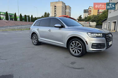Позашляховик / Кросовер Audi Q7 2016 в 