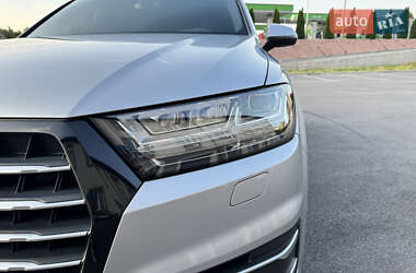 Позашляховик / Кросовер Audi Q7 2016 в 