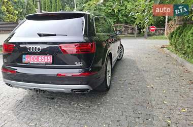 Внедорожник / Кроссовер Audi Q7 2016 в 