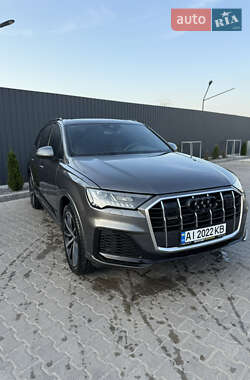 Внедорожник / Кроссовер Audi Q7 2021 в 