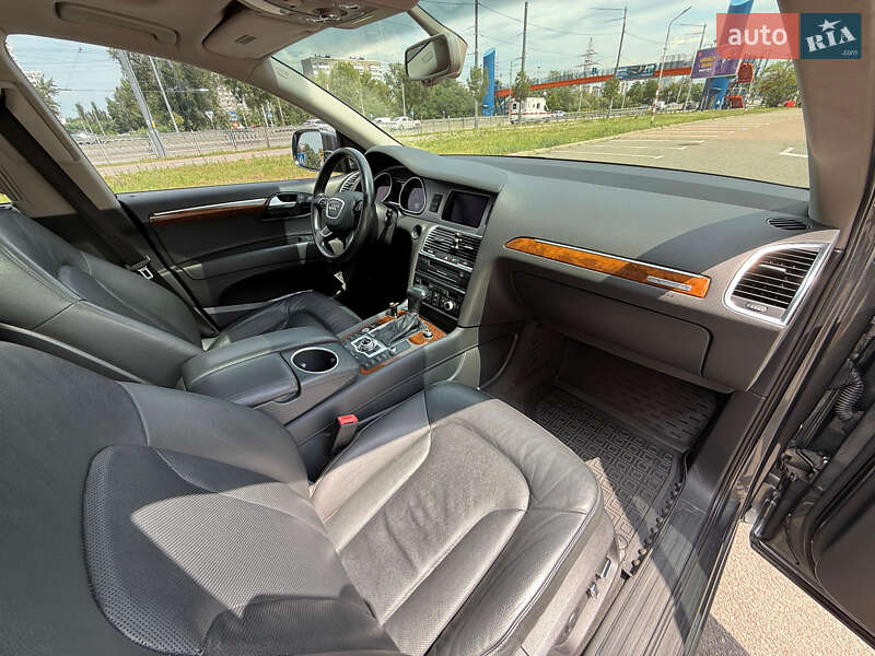Внедорожник / Кроссовер Audi Q7 2014 в Киеве