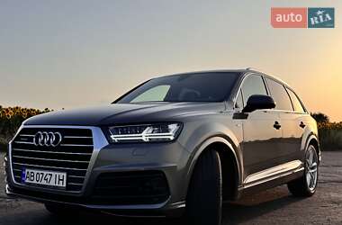 Внедорожник / Кроссовер Audi Q7 2017 в 