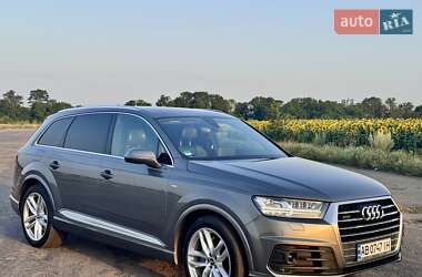 Внедорожник / Кроссовер Audi Q7 2017 в 