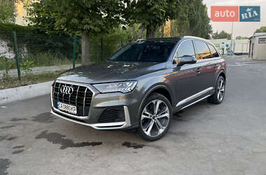 Внедорожник / Кроссовер Audi Q7 2021 в 