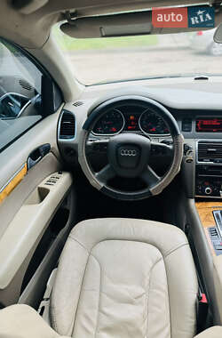 Внедорожник / Кроссовер Audi Q7 2006 в 