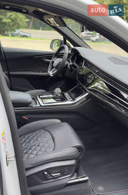 Внедорожник / Кроссовер Audi Q7 2020 в 
