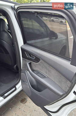 Внедорожник / Кроссовер Audi Q7 2020 в 