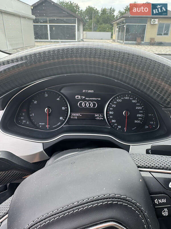 Позашляховик / Кросовер Audi Q7 2015 в Дніпрі