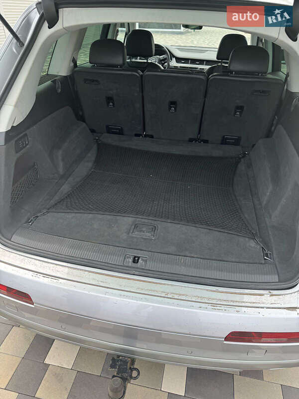 Позашляховик / Кросовер Audi Q7 2015 в Дніпрі