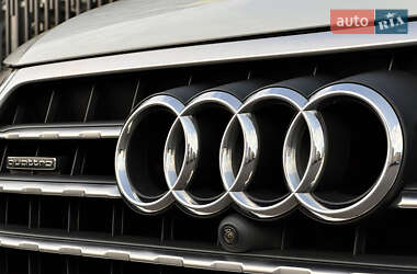 Внедорожник / Кроссовер Audi Q7 2017 в 