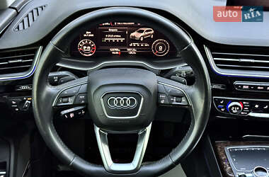 Внедорожник / Кроссовер Audi Q7 2017 в 