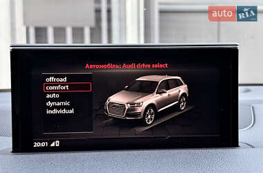 Внедорожник / Кроссовер Audi Q7 2017 в 