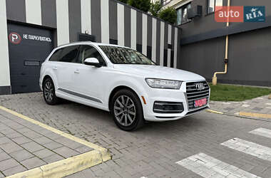 Позашляховик / Кросовер Audi Q7 2017 в 