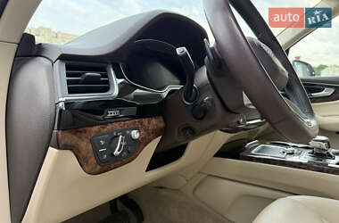 Позашляховик / Кросовер Audi Q7 2017 в 