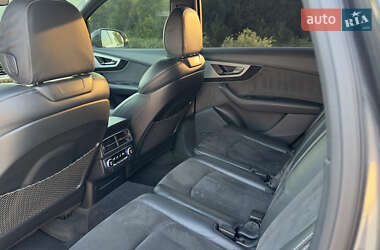 Внедорожник / Кроссовер Audi Q7 2016 в 