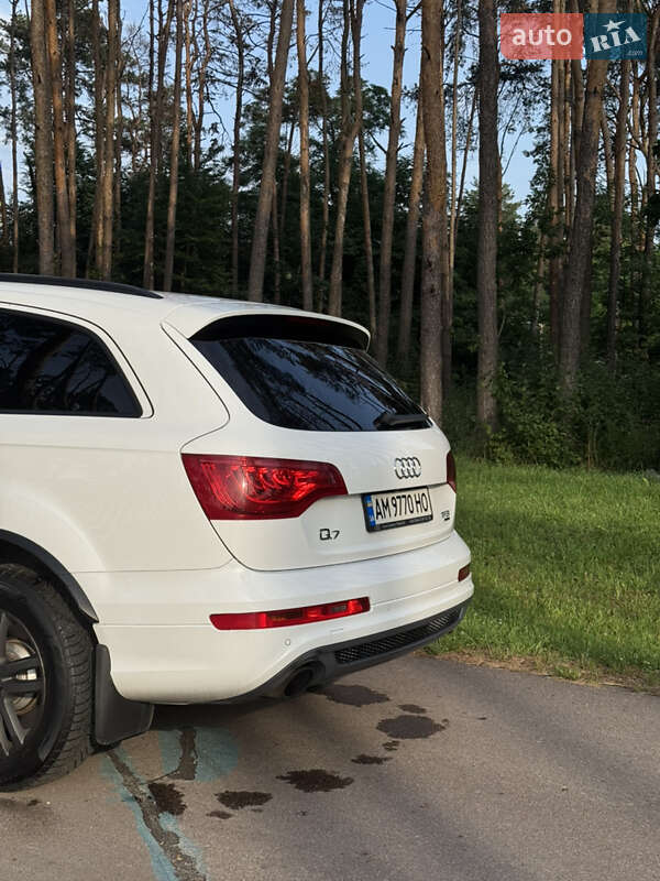 Позашляховик / Кросовер Audi Q7 2011 в Житомирі
