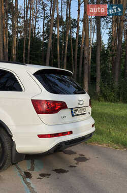 Позашляховик / Кросовер Audi Q7 2011 в 