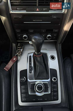 Позашляховик / Кросовер Audi Q7 2011 в 