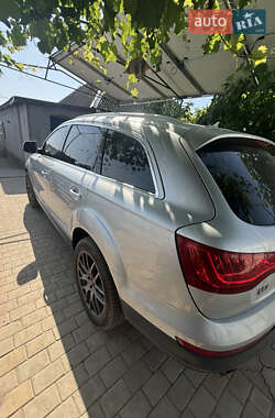 Внедорожник / Кроссовер Audi Q7 2013 в 